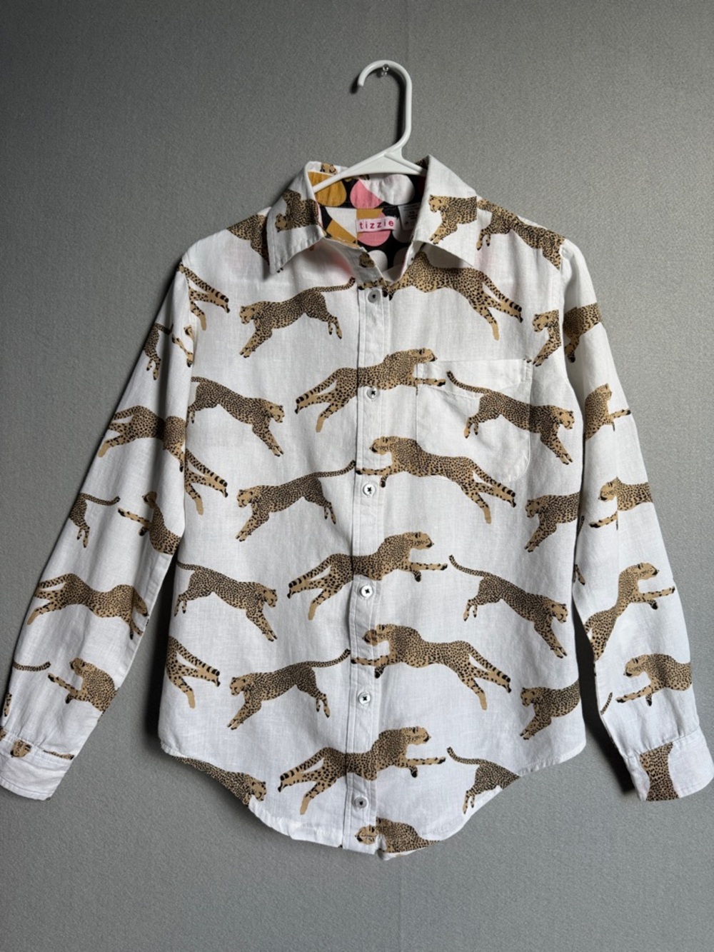 Tizzie Women’s Linen Blend Button Down Long Sleeve Cheetah Print Shirt XS Boho